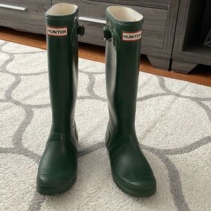 Woman’s original tall hunter rain boots.